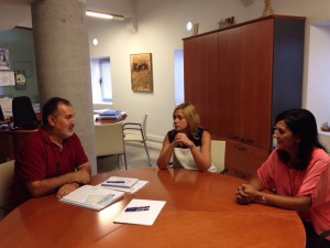 Carmen y Francis reunión bibliotecas