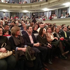 Esteban Paños asiste al pregón de Navidad en el Teatro de Rojas