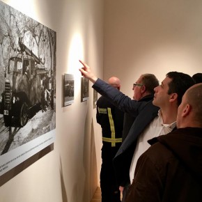 Esteban Paños asiste a la inauguración de la exposición conmemorativa de los Bomberos de Toledo