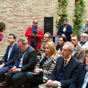 Los concejales de Cs Araceli de la Calle y Esteban Paños asisten a la presentación el programa oficial de la Semana Santa en Toledo
