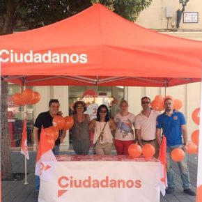 Cs Albacete disfrutando de la carpa ciudadana para seguir dando a conocer el proyecto de la formación naranja